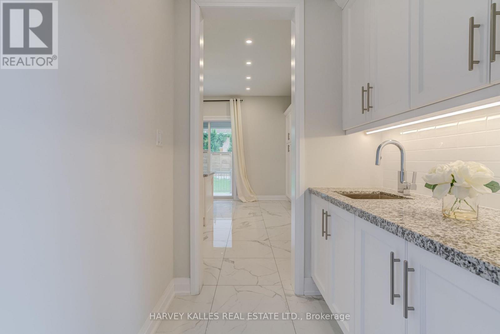 6 DENNIS REED COURT