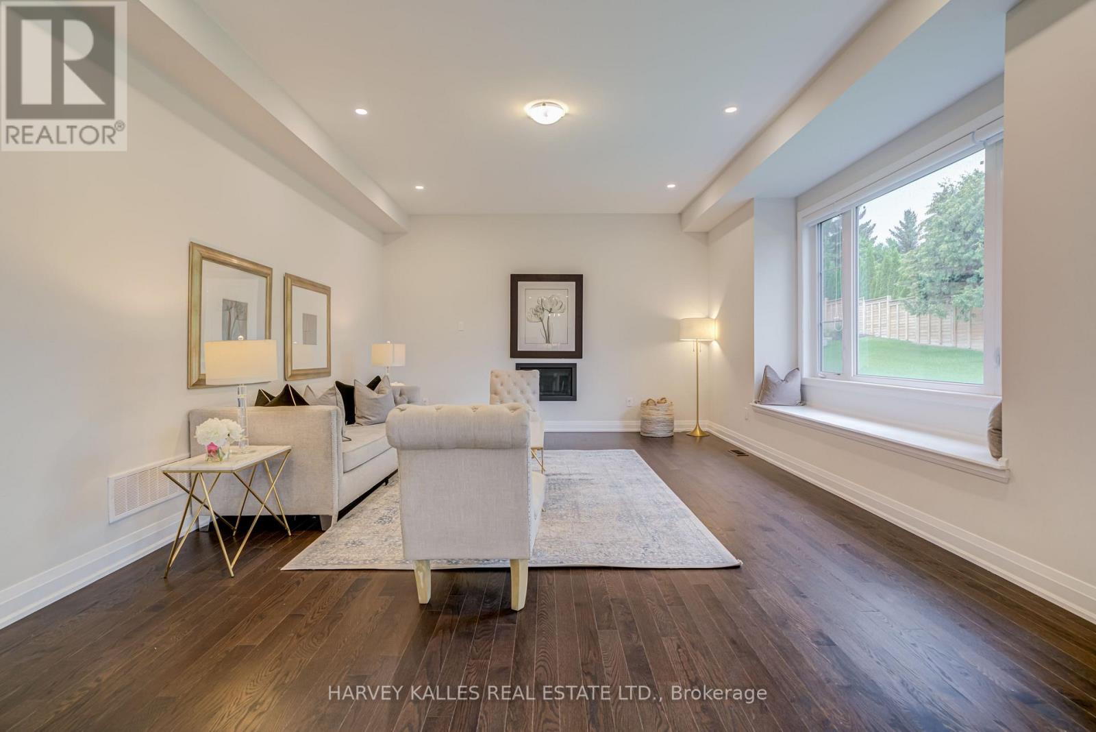 6 DENNIS REED COURT