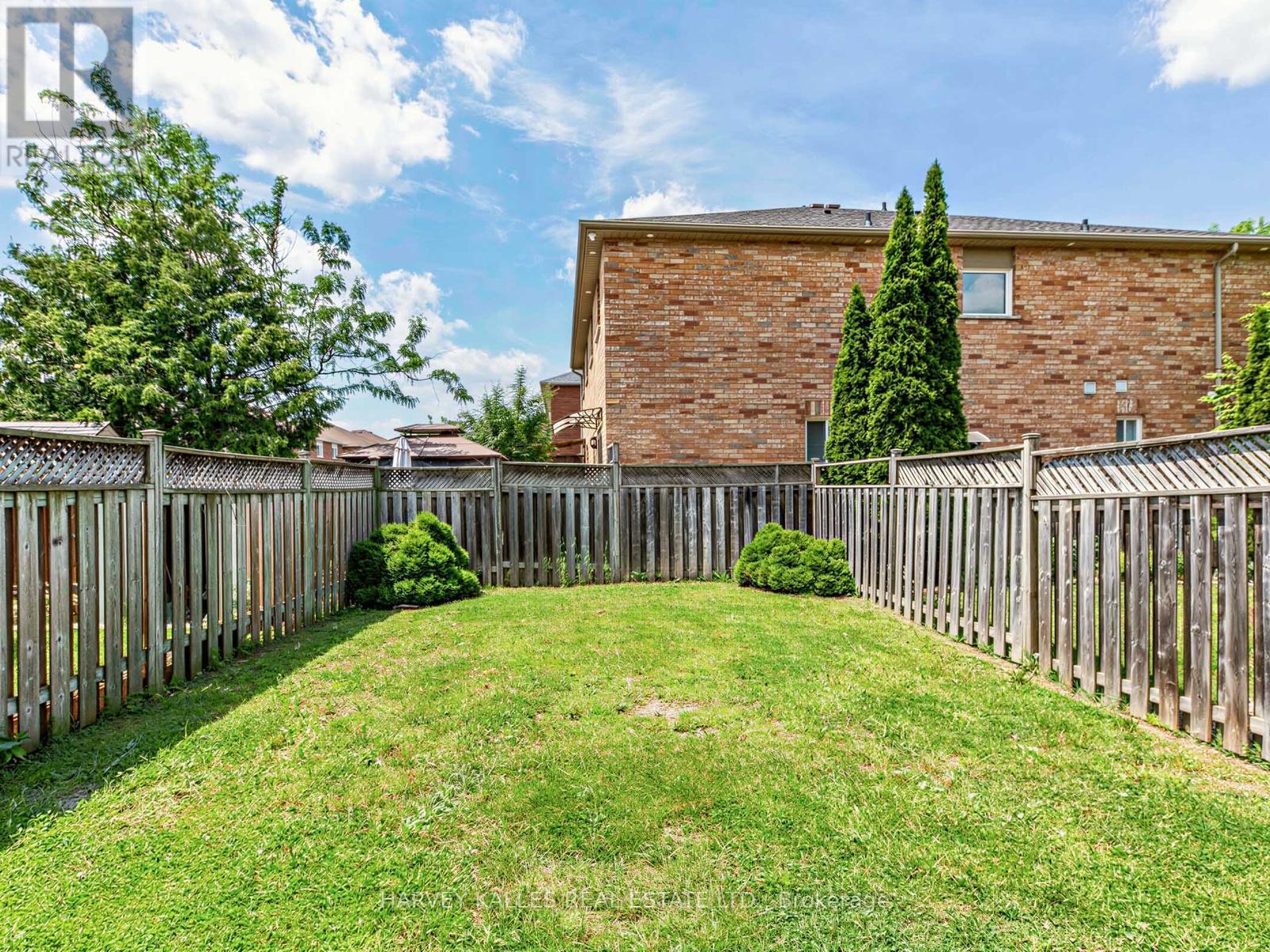 40 BLACKTHORN DRIVE