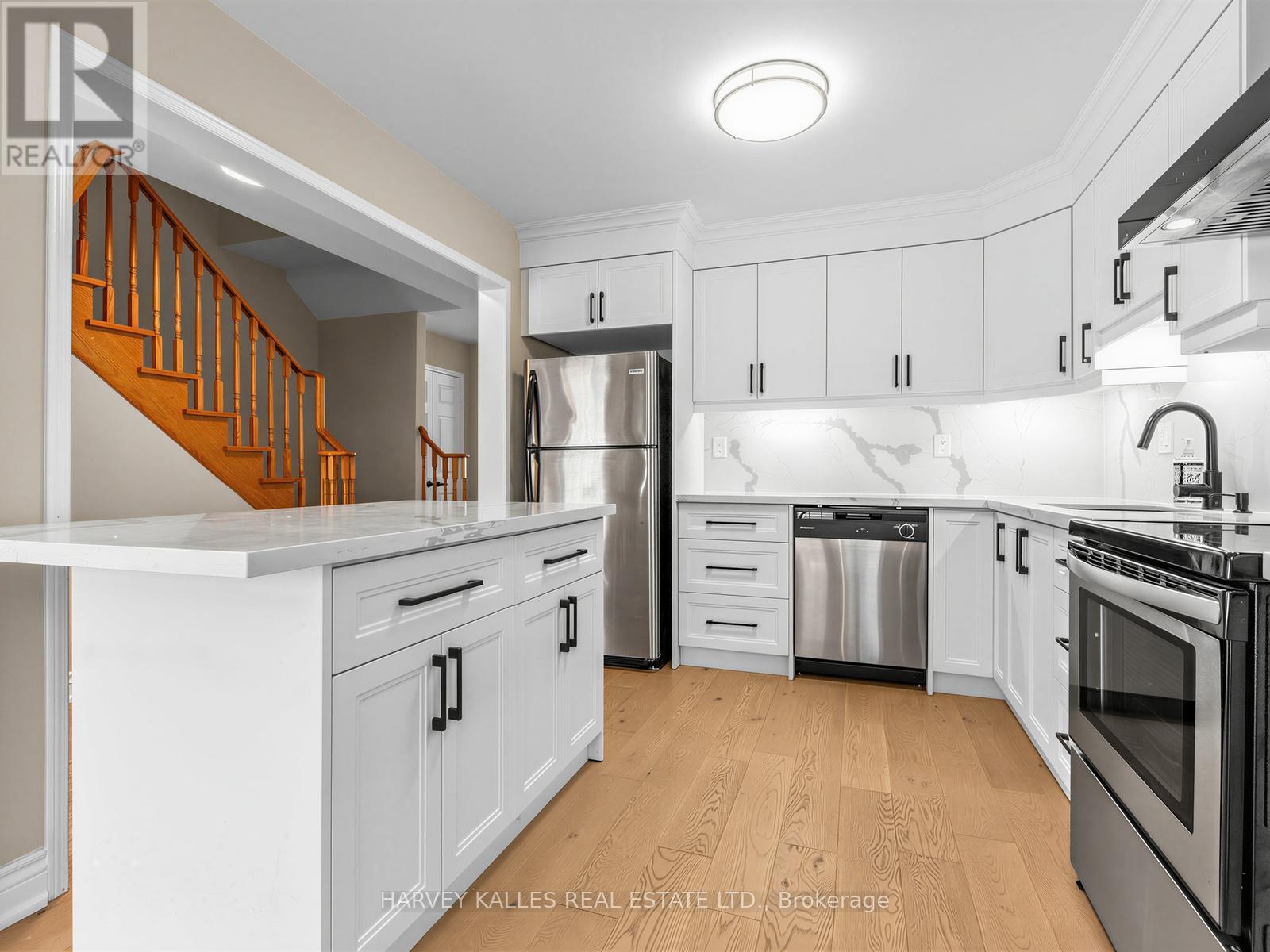 40 BLACKTHORN DRIVE