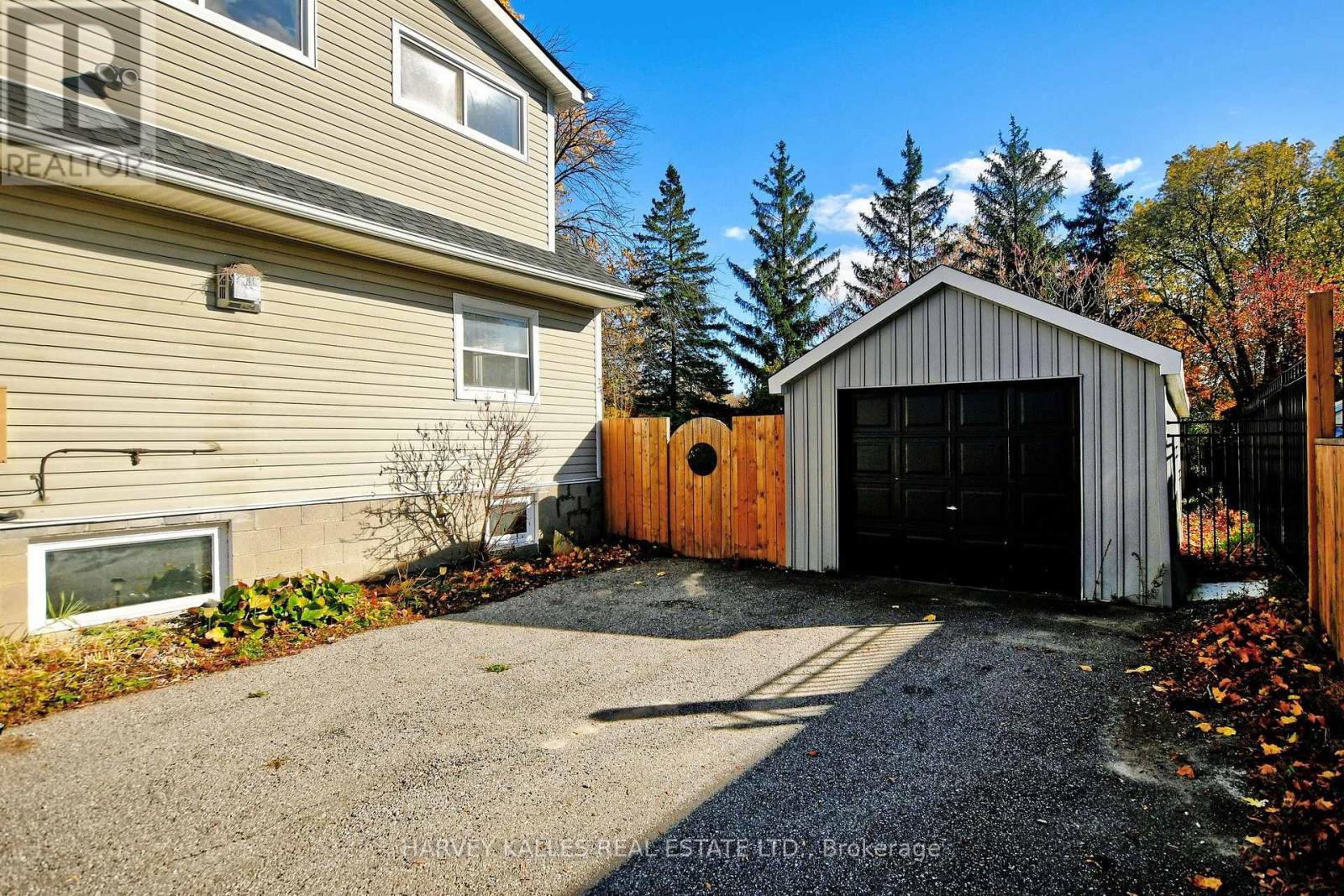 11 PENNY PLACE