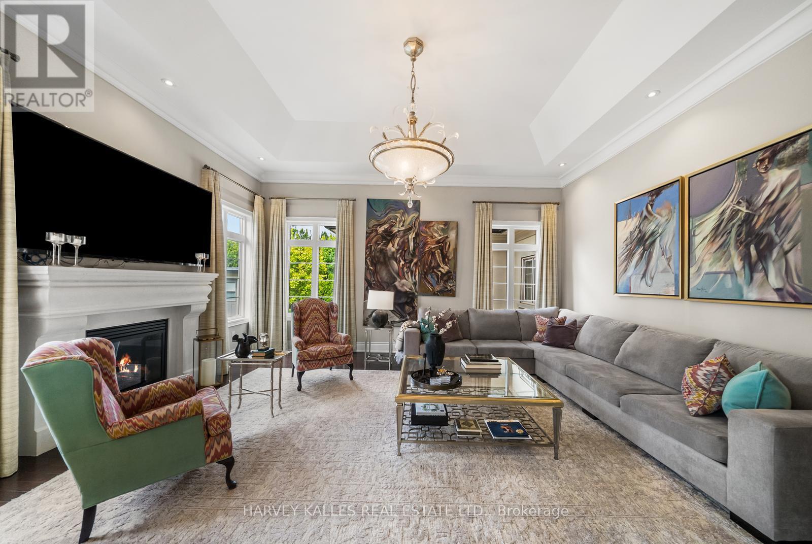 30 SPICEWOOD CRESCENT