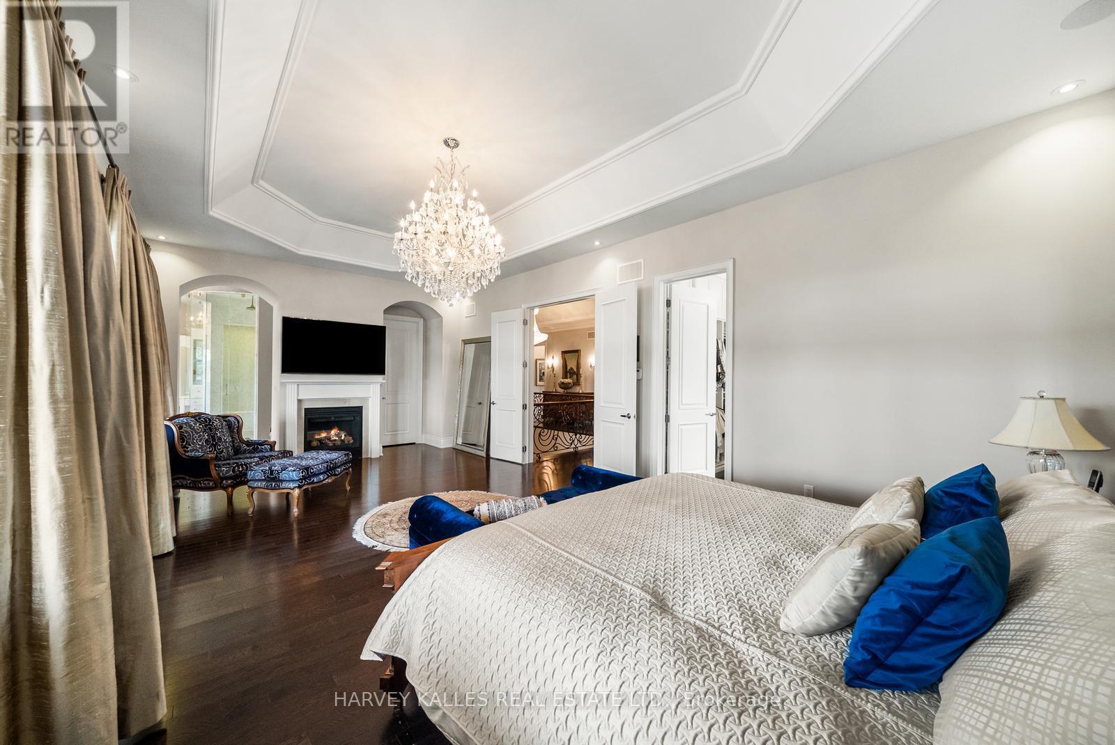 30 SPICEWOOD CRESCENT