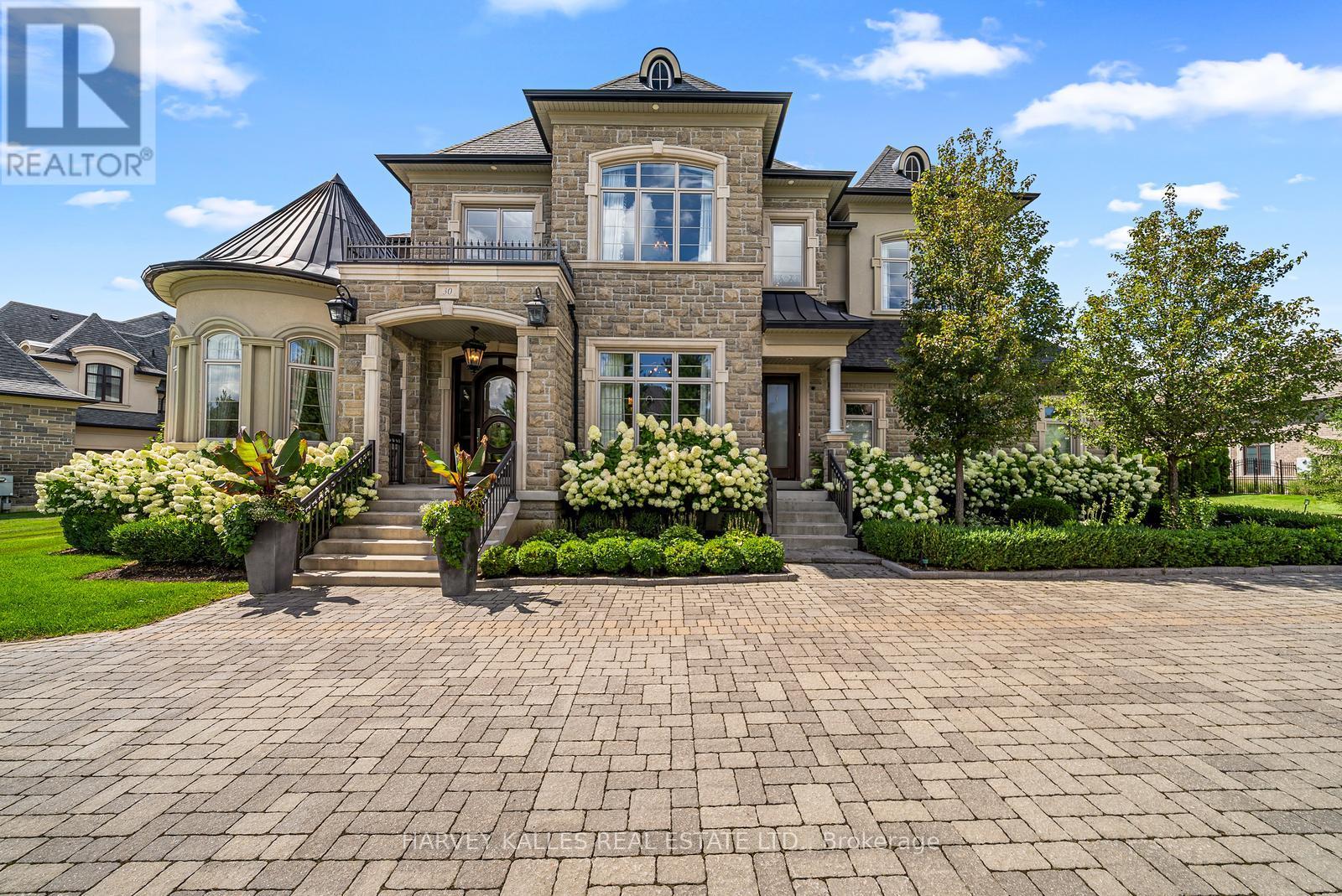 30 SPICEWOOD CRESCENT