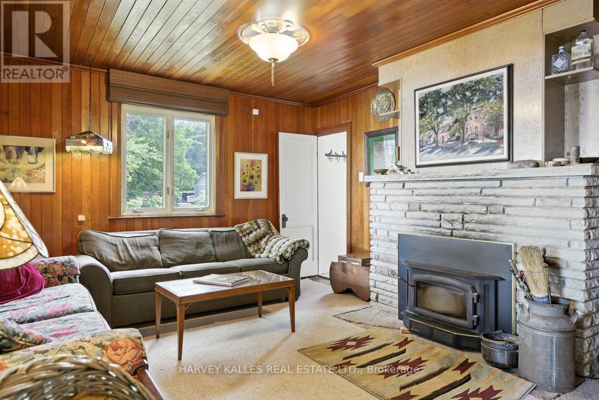 607 CEDARVALE DRIVE