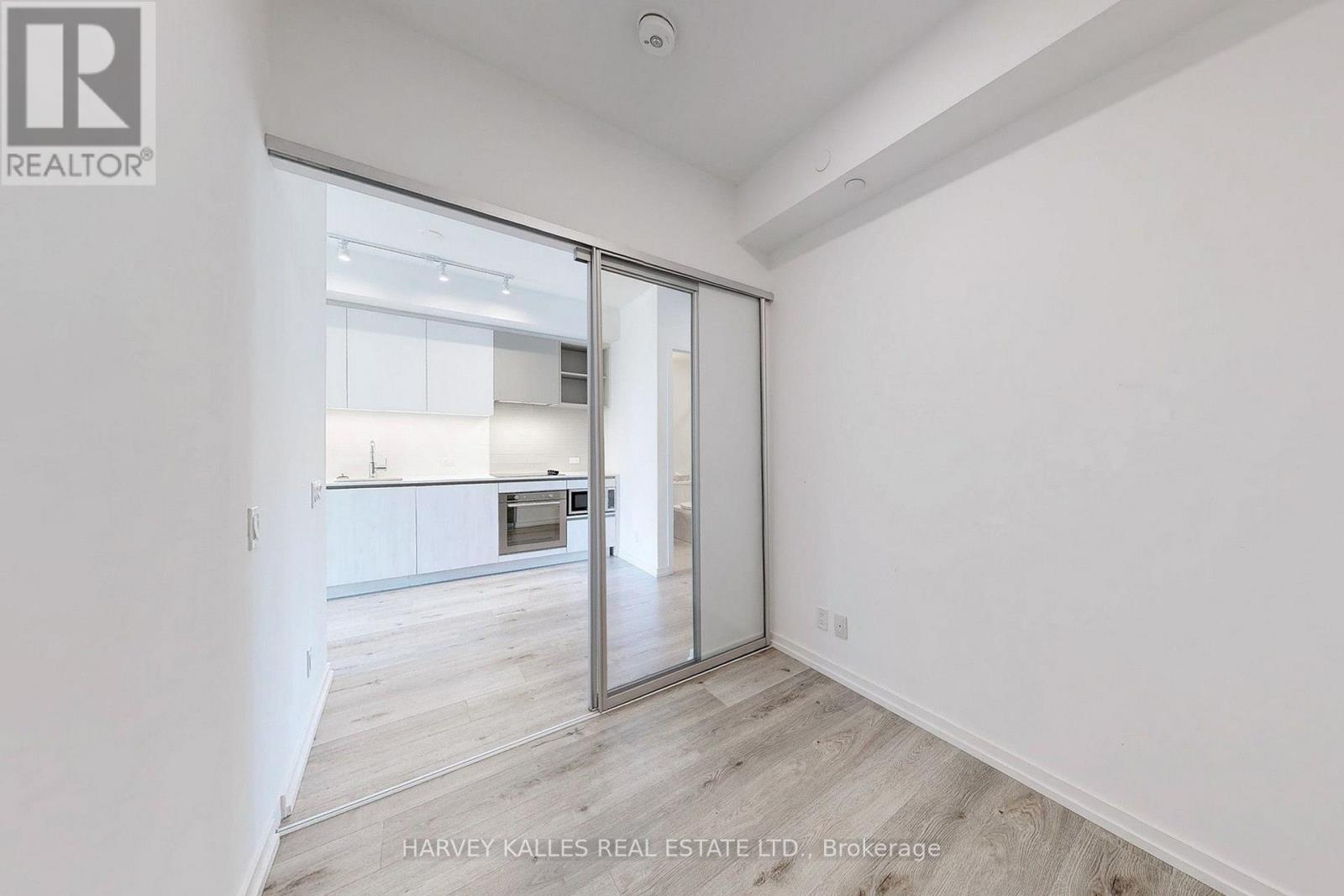 2807 - 7890 JANE STREET