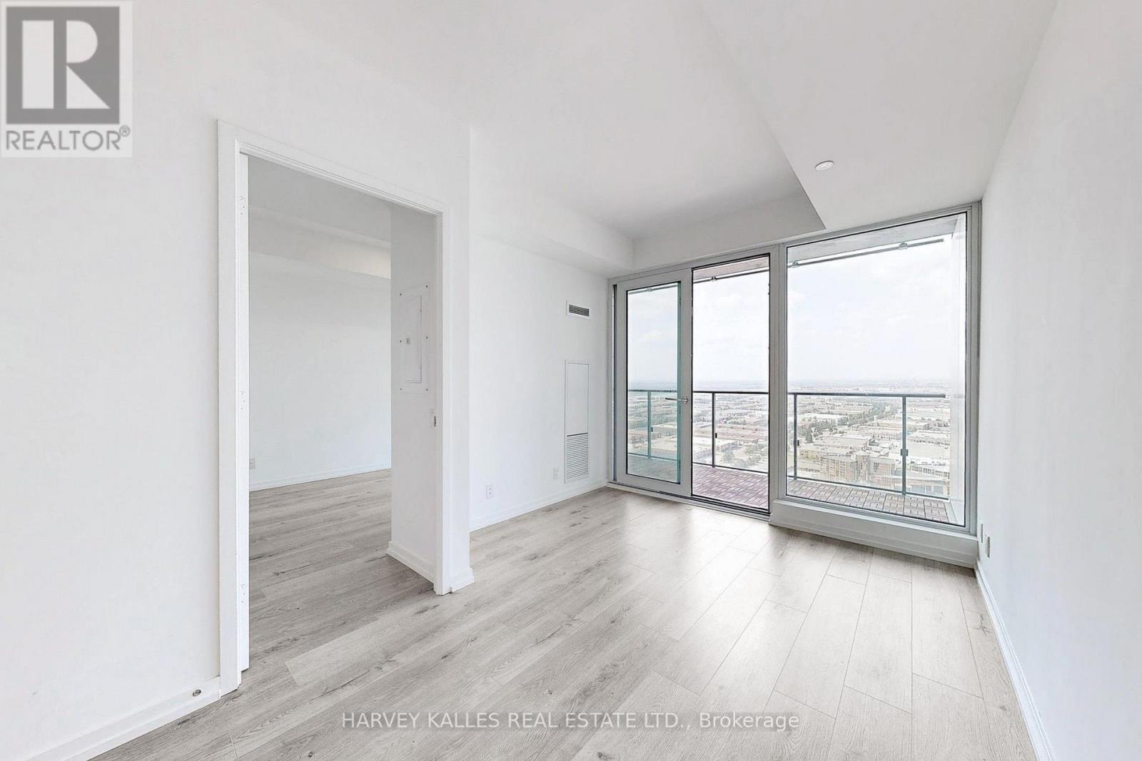 2807 - 7890 JANE STREET