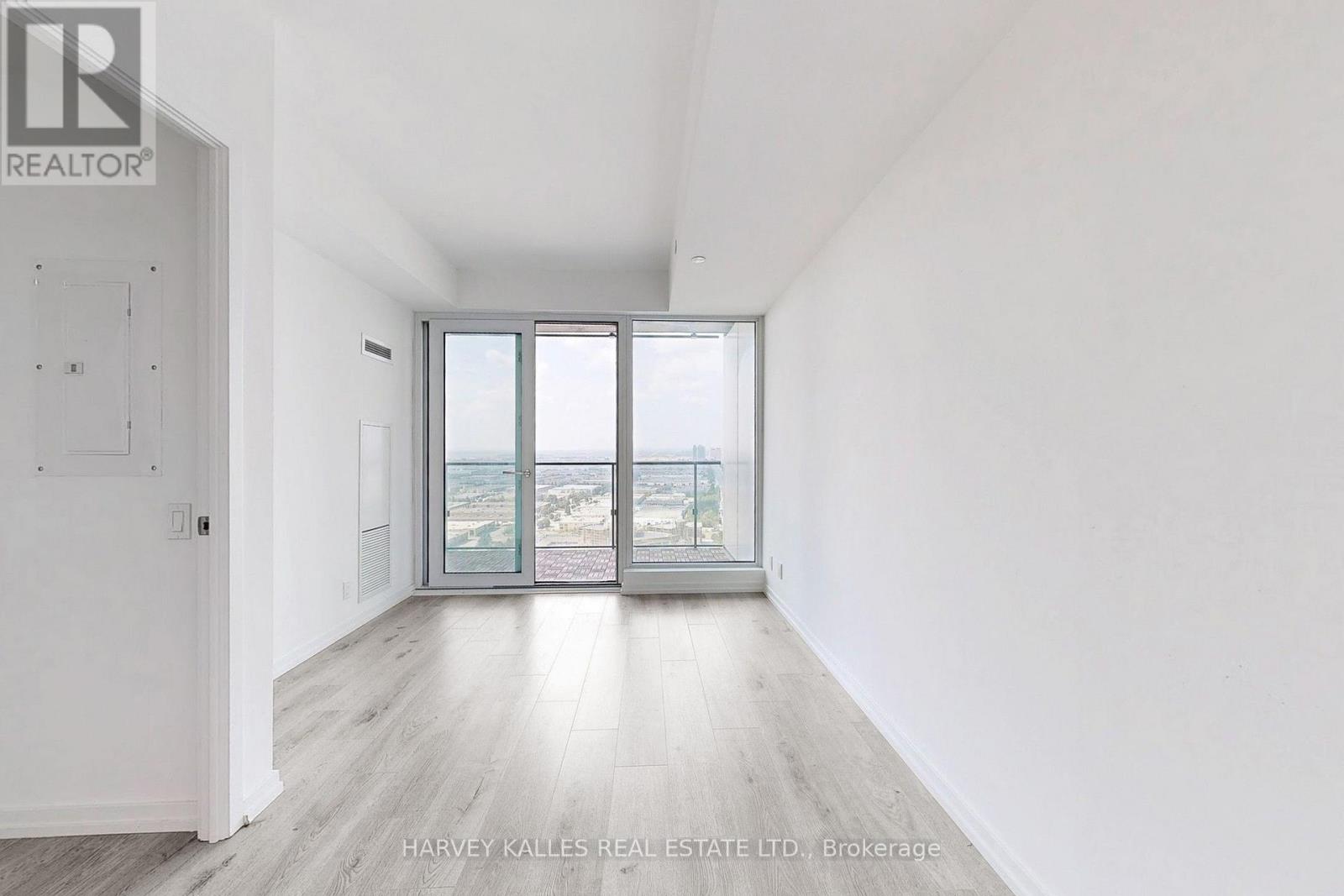 2807 - 7890 JANE STREET