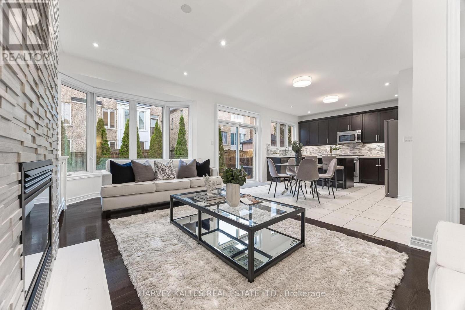 46 GRAYLEAF DRIVE