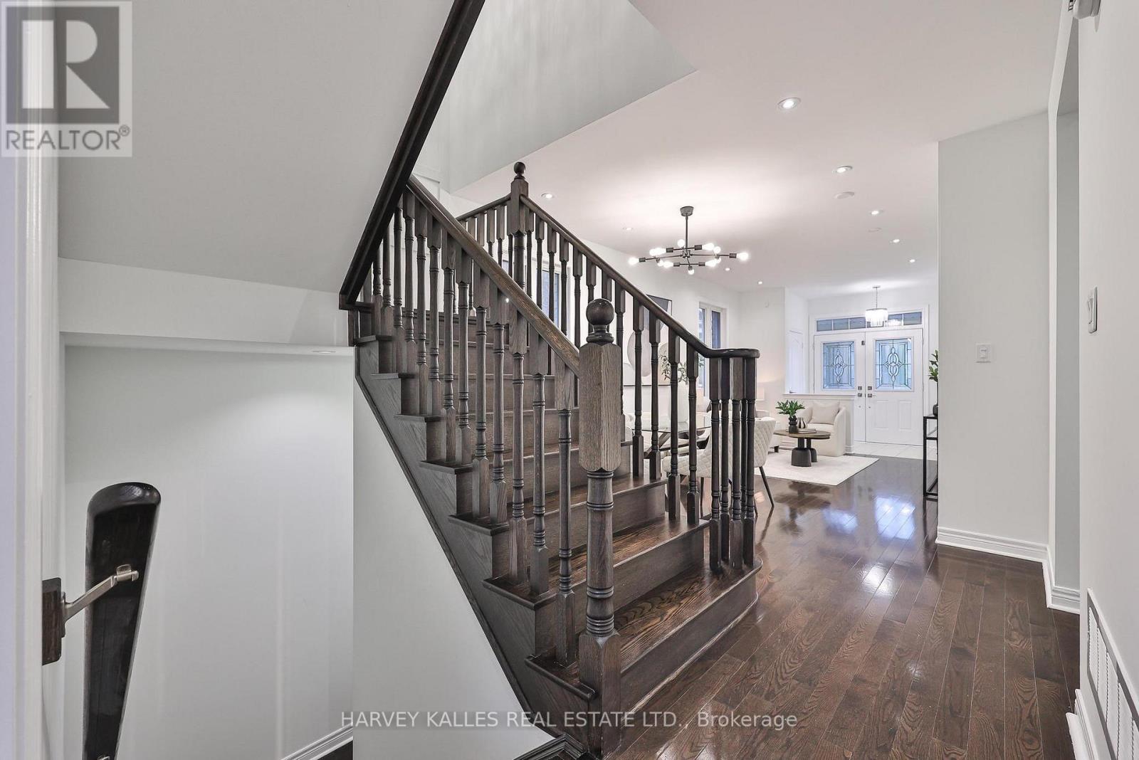 46 GRAYLEAF DRIVE