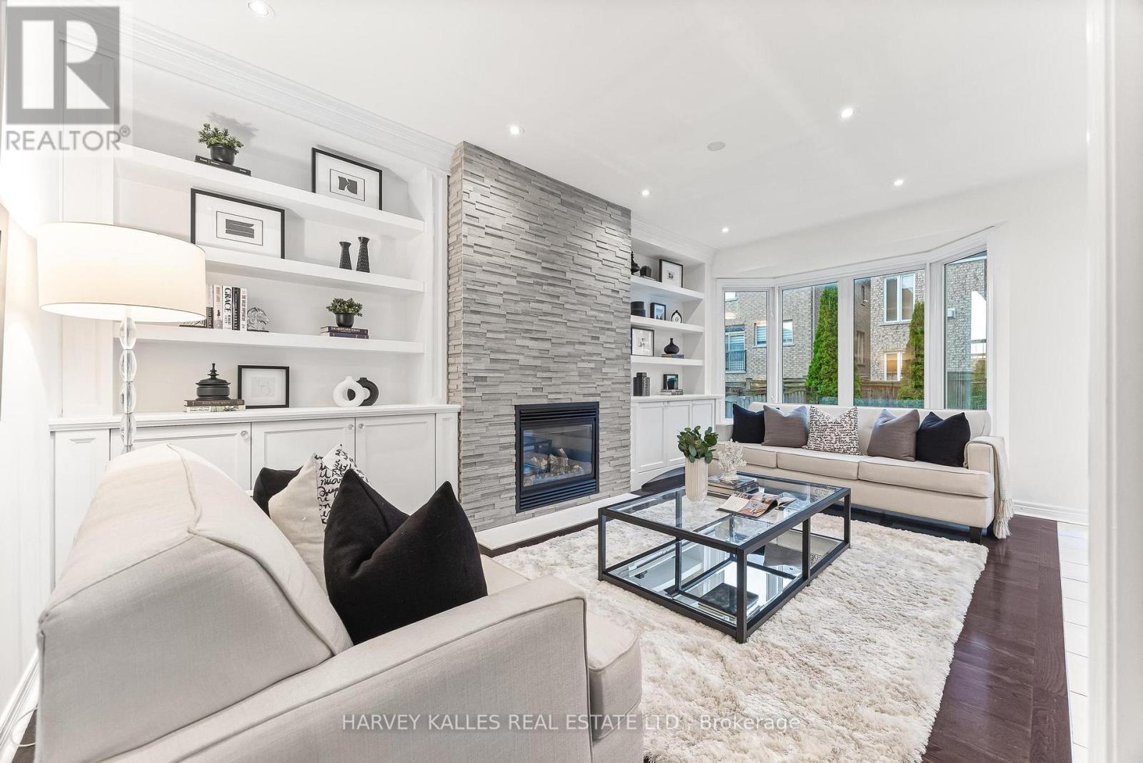 46 GRAYLEAF DRIVE