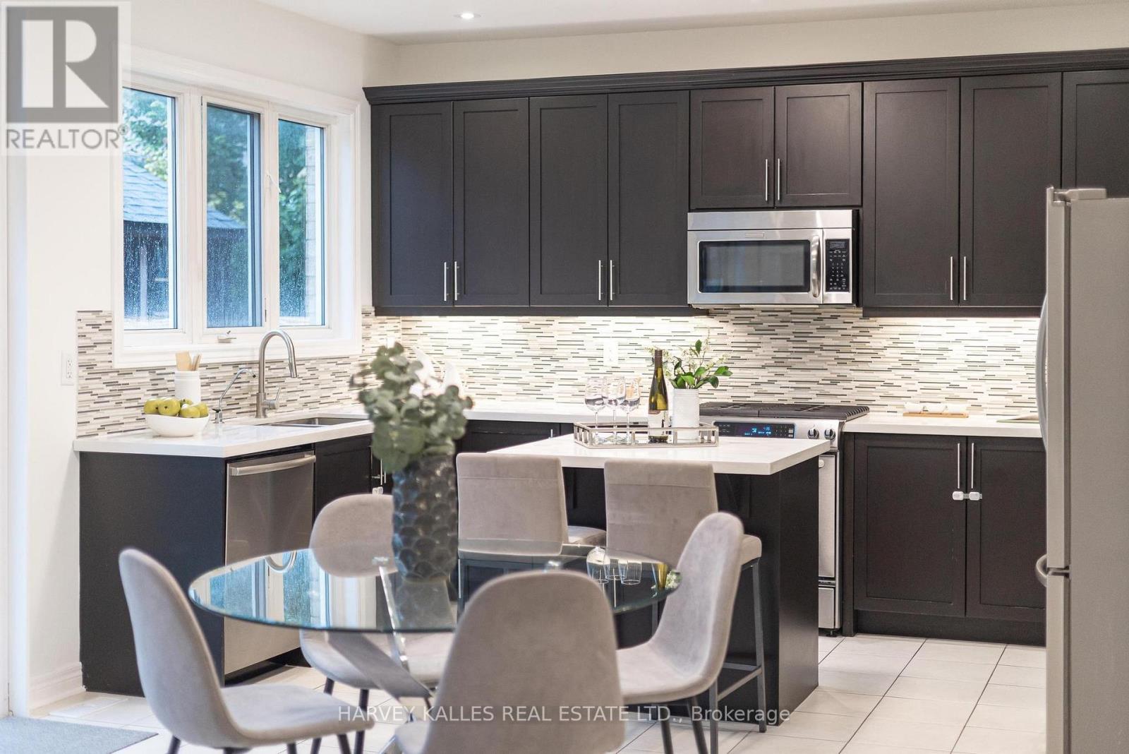 46 GRAYLEAF DRIVE