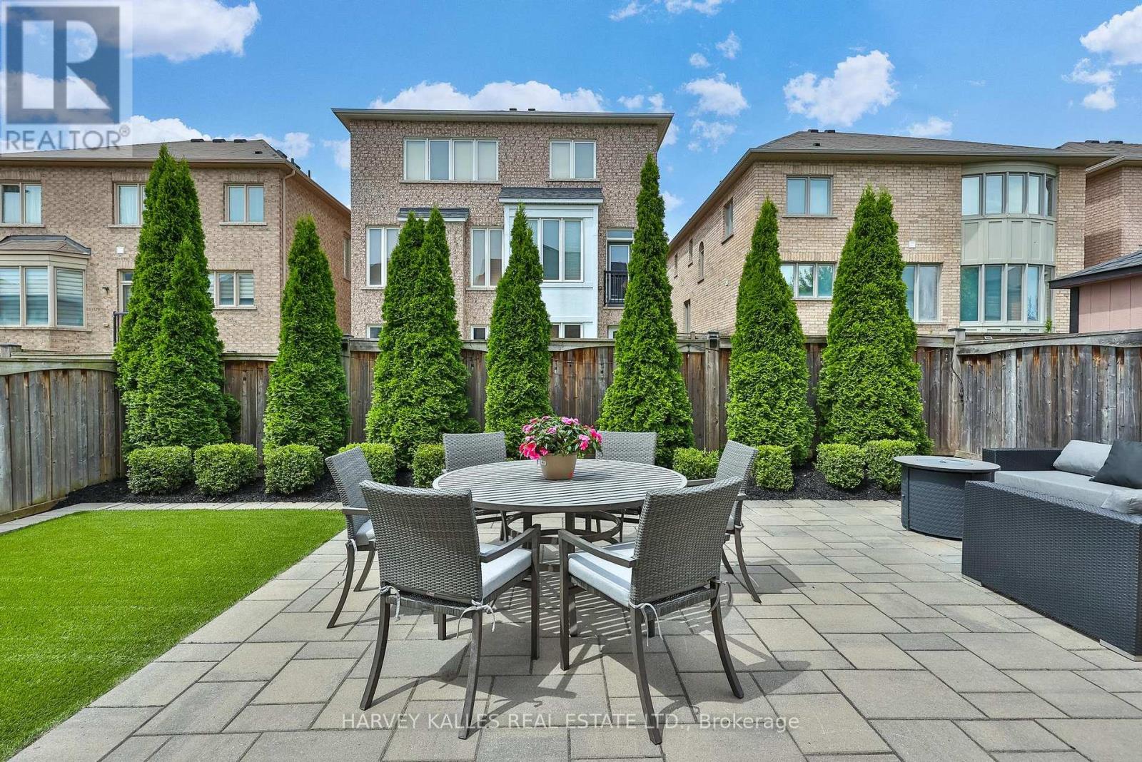 46 GRAYLEAF DRIVE