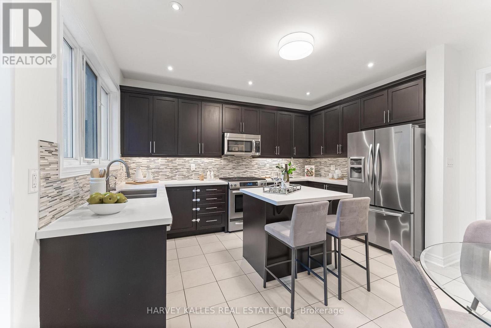 46 GRAYLEAF DRIVE