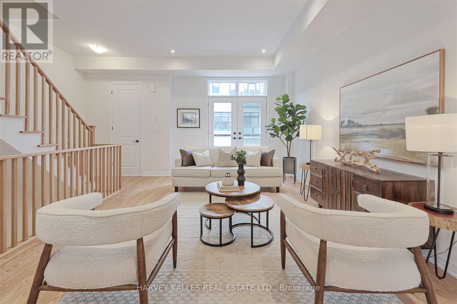 75 DE LA ROCHE DRIVE