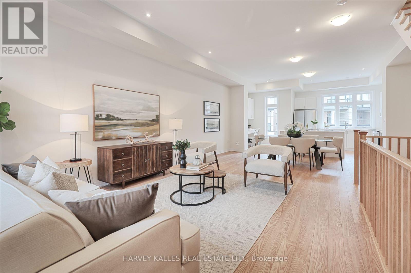 75 DE LA ROCHE DRIVE
