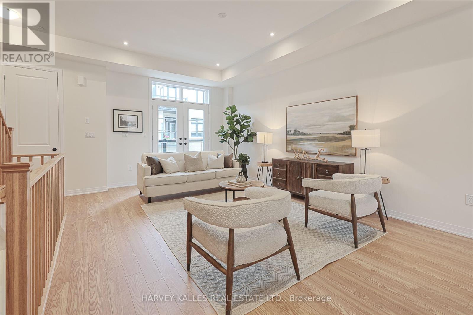 75 DE LA ROCHE DRIVE