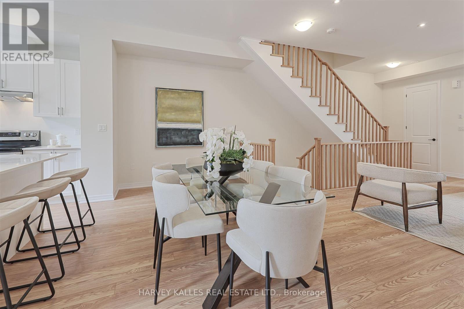 75 DE LA ROCHE DRIVE