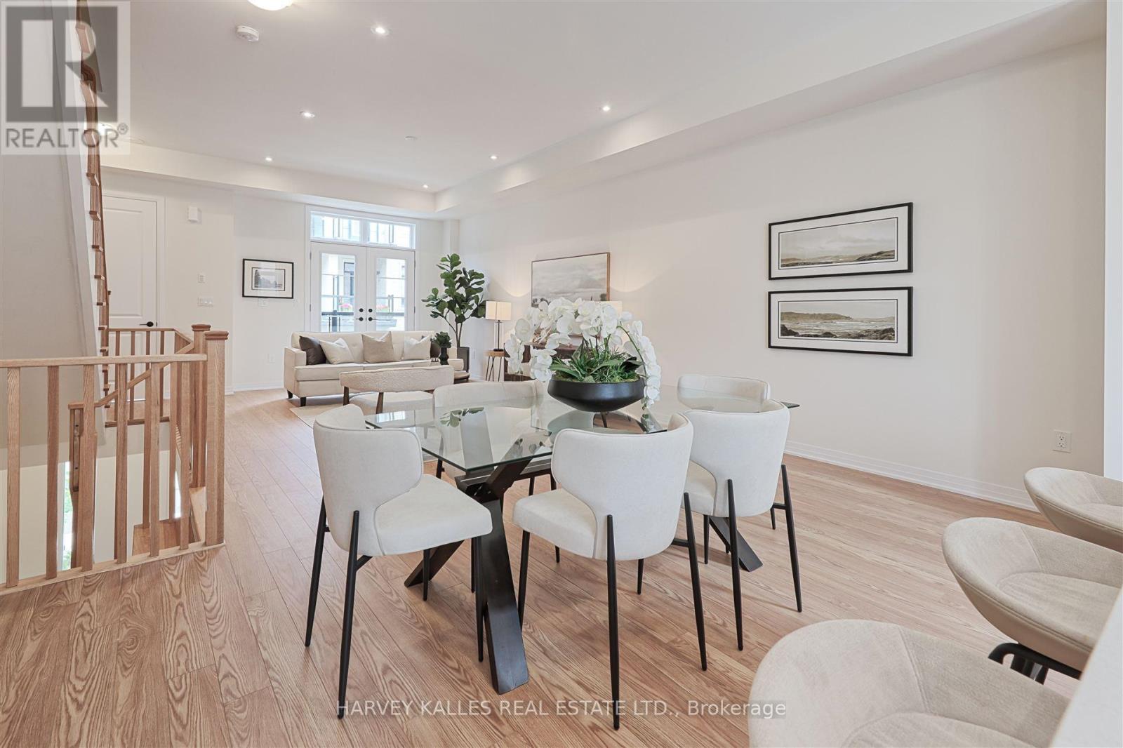 75 DE LA ROCHE DRIVE