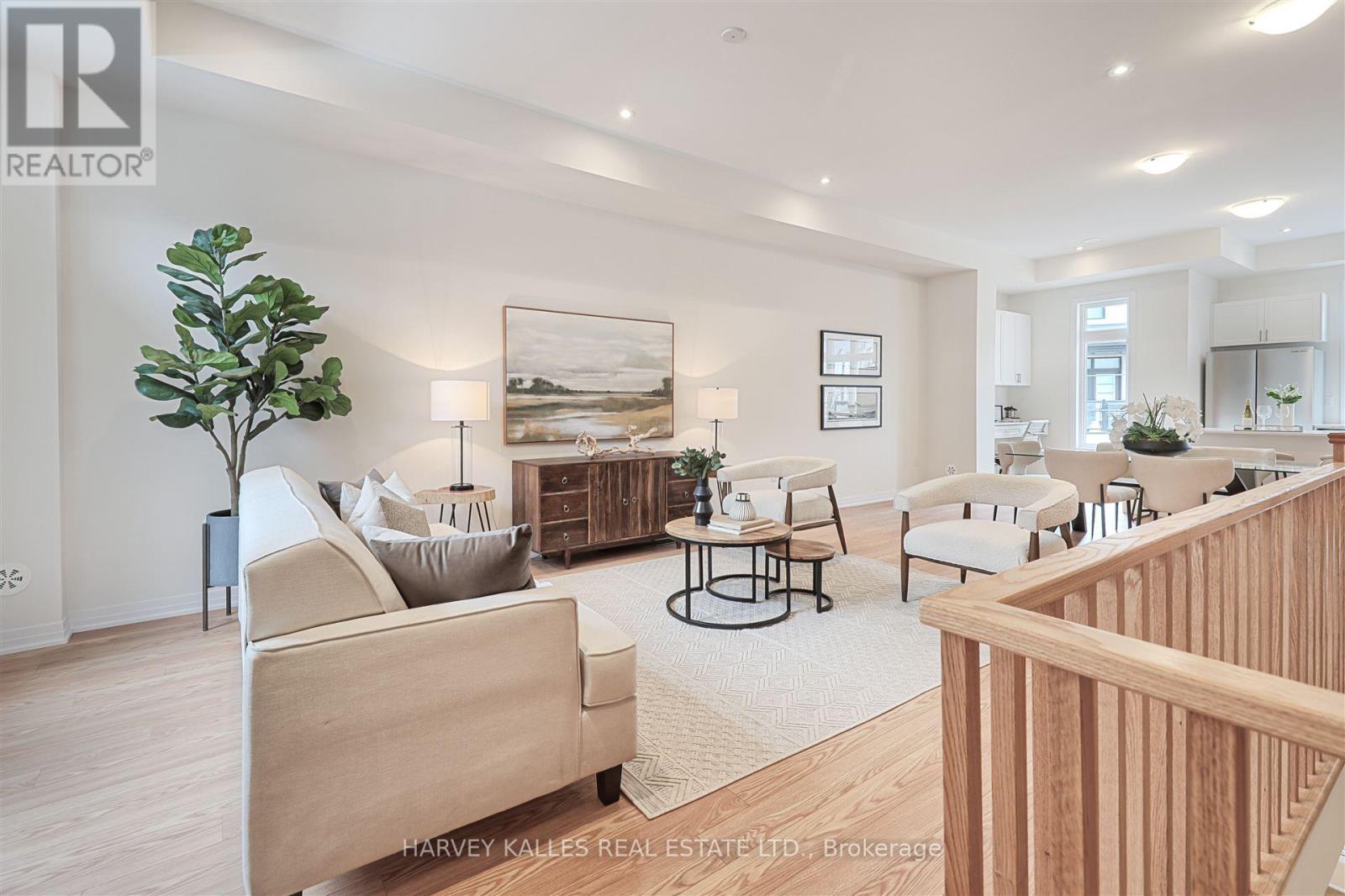 75 DE LA ROCHE DRIVE