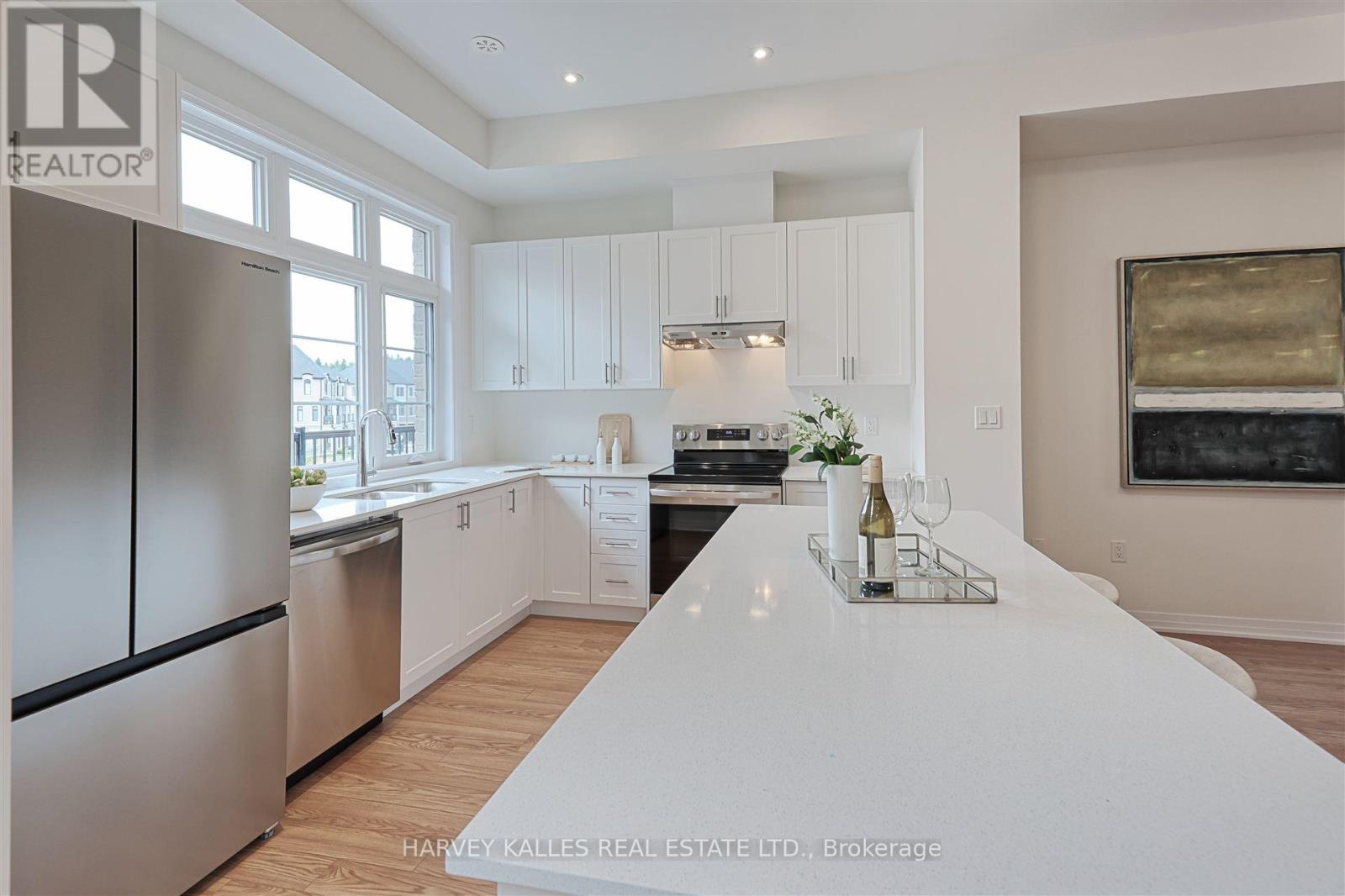 75 DE LA ROCHE DRIVE