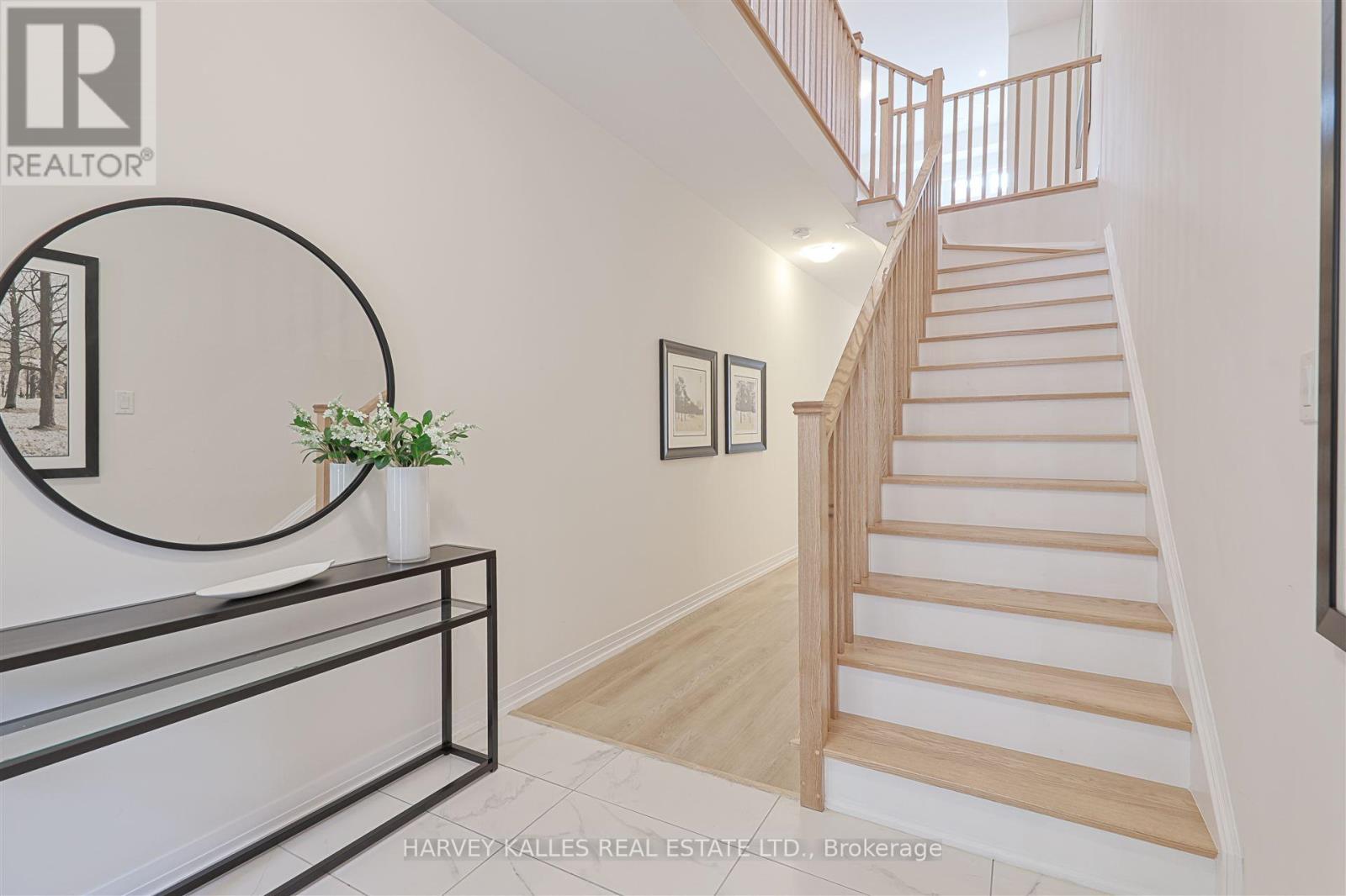 75 DE LA ROCHE DRIVE