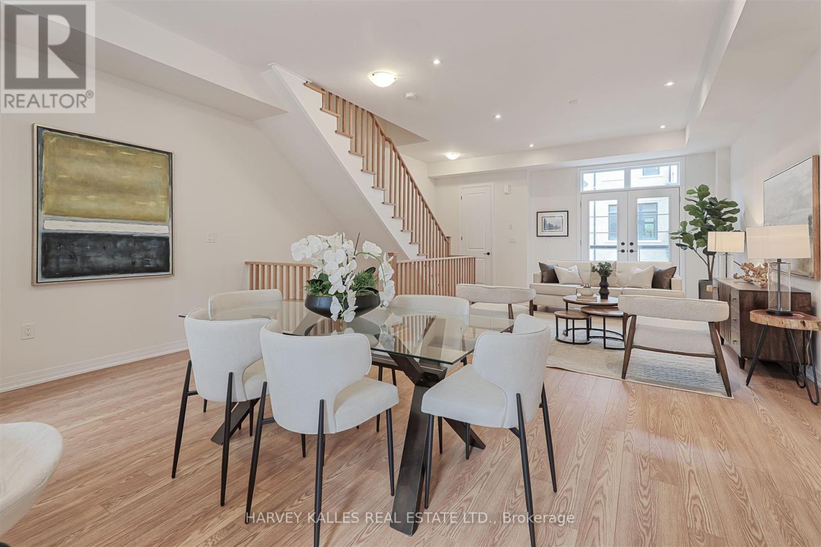 75 DE LA ROCHE DRIVE