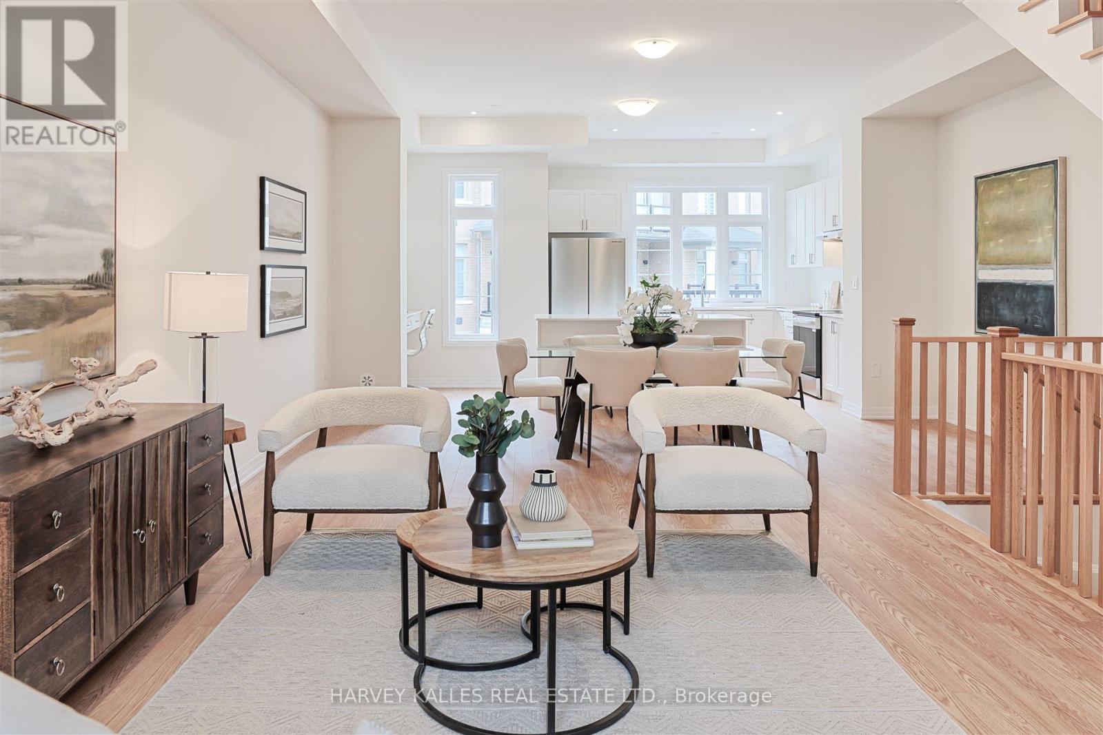 75 DE LA ROCHE DRIVE