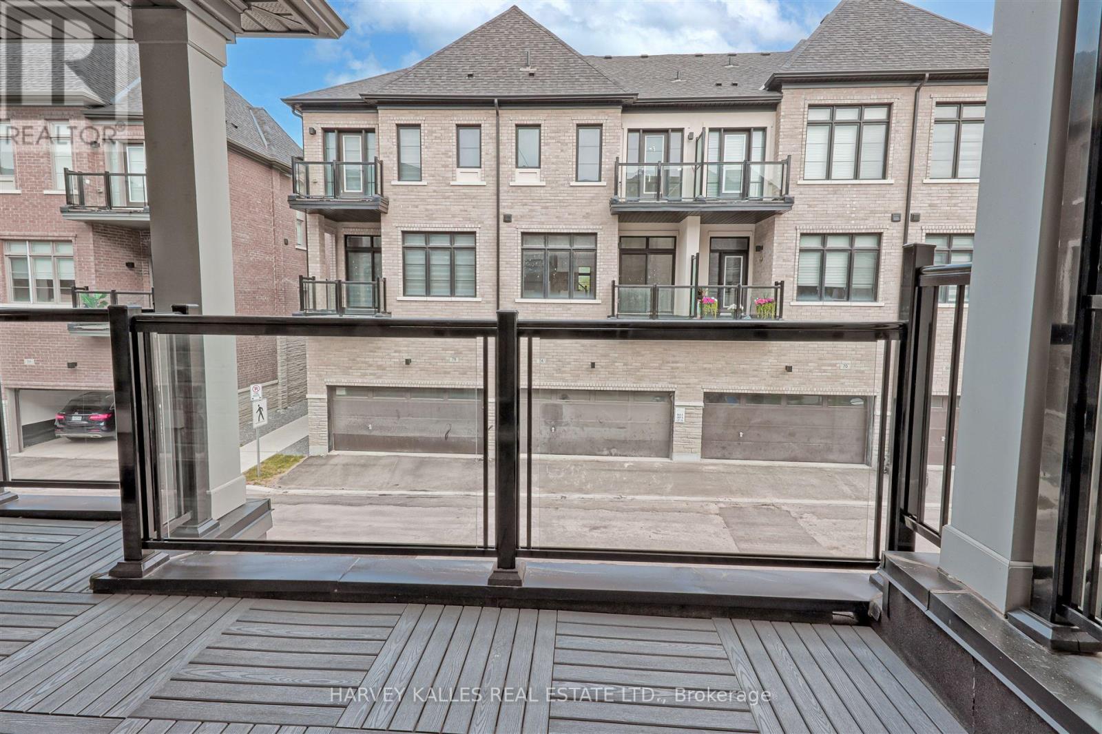 75 DE LA ROCHE DRIVE