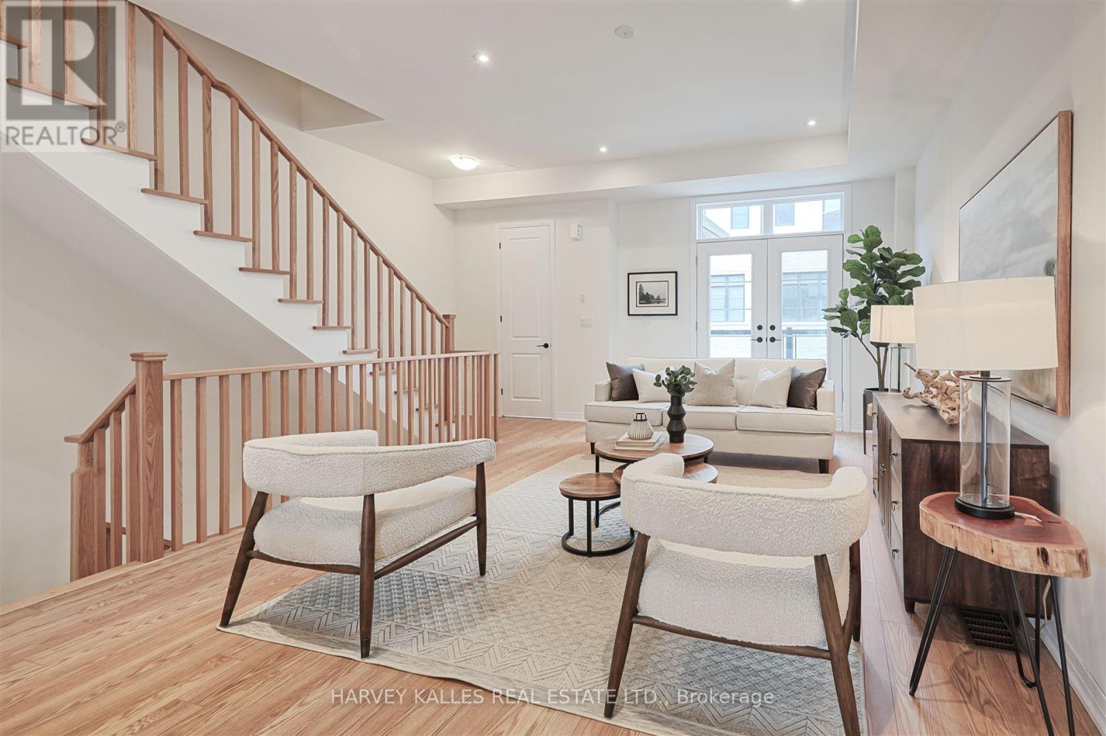 75 DE LA ROCHE DRIVE
