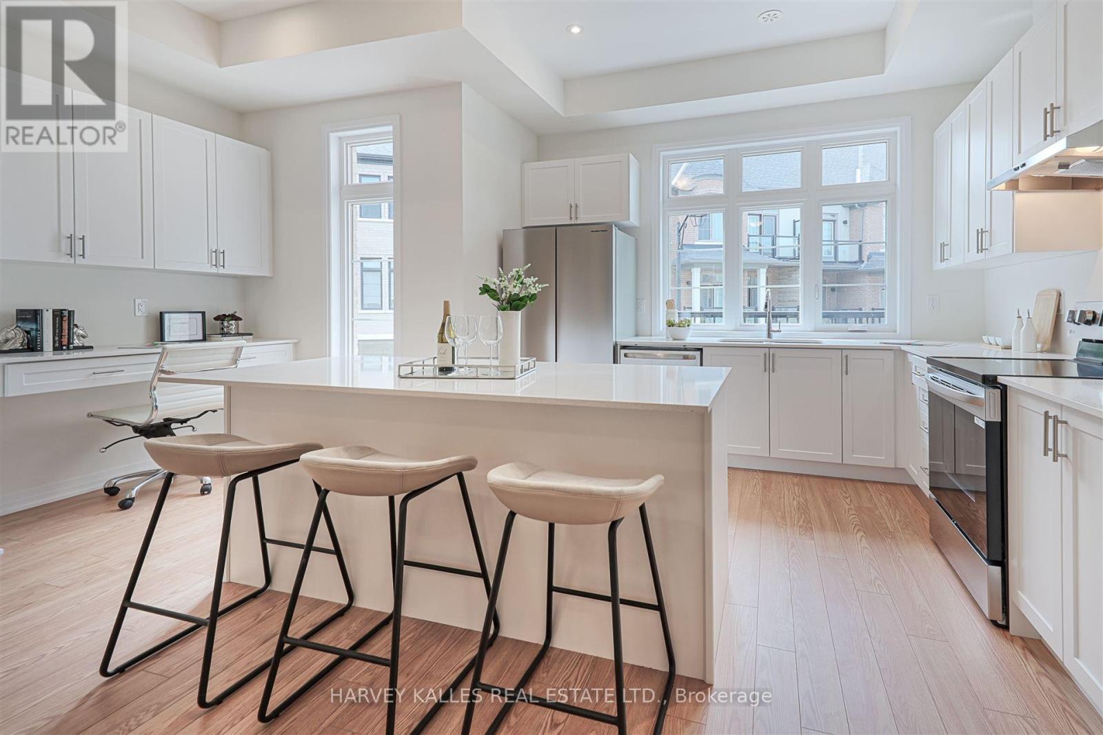 75 DE LA ROCHE DRIVE