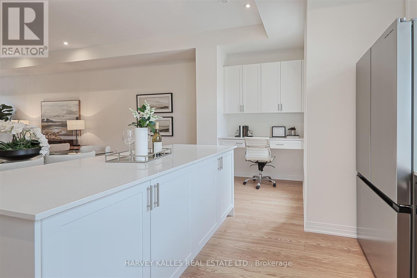 75 DE LA ROCHE DRIVE