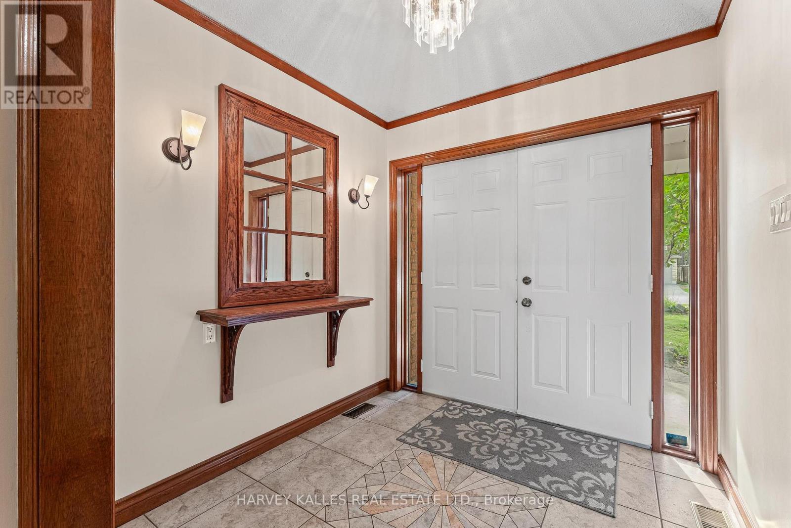 113 BOND CRESCENT