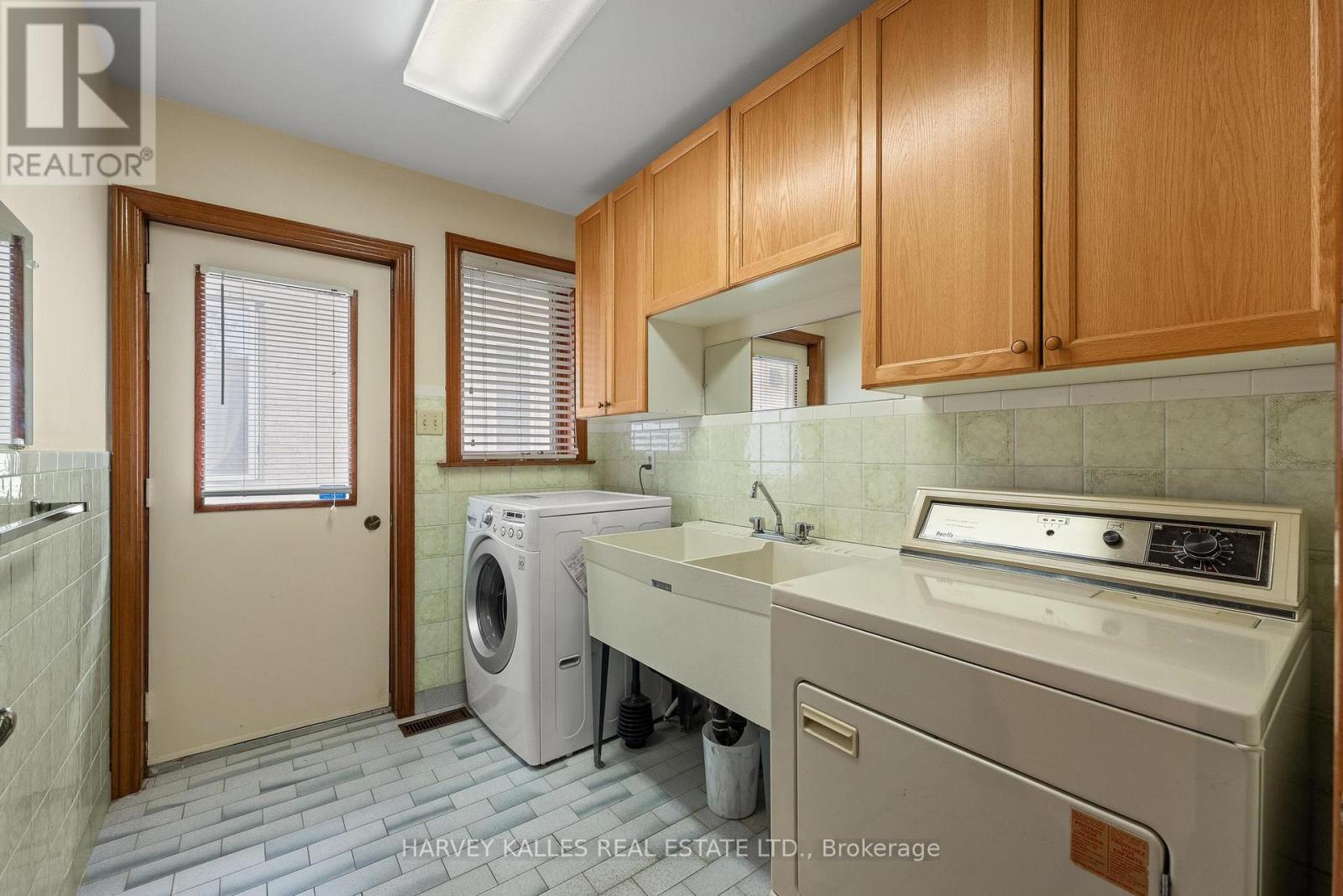 113 BOND CRESCENT