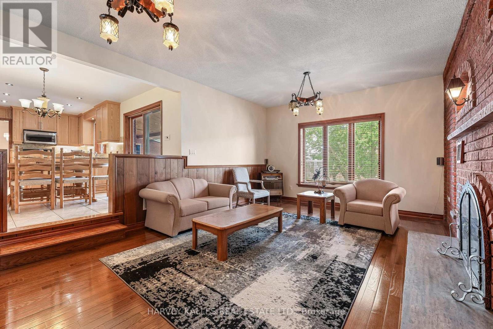 113 BOND CRESCENT