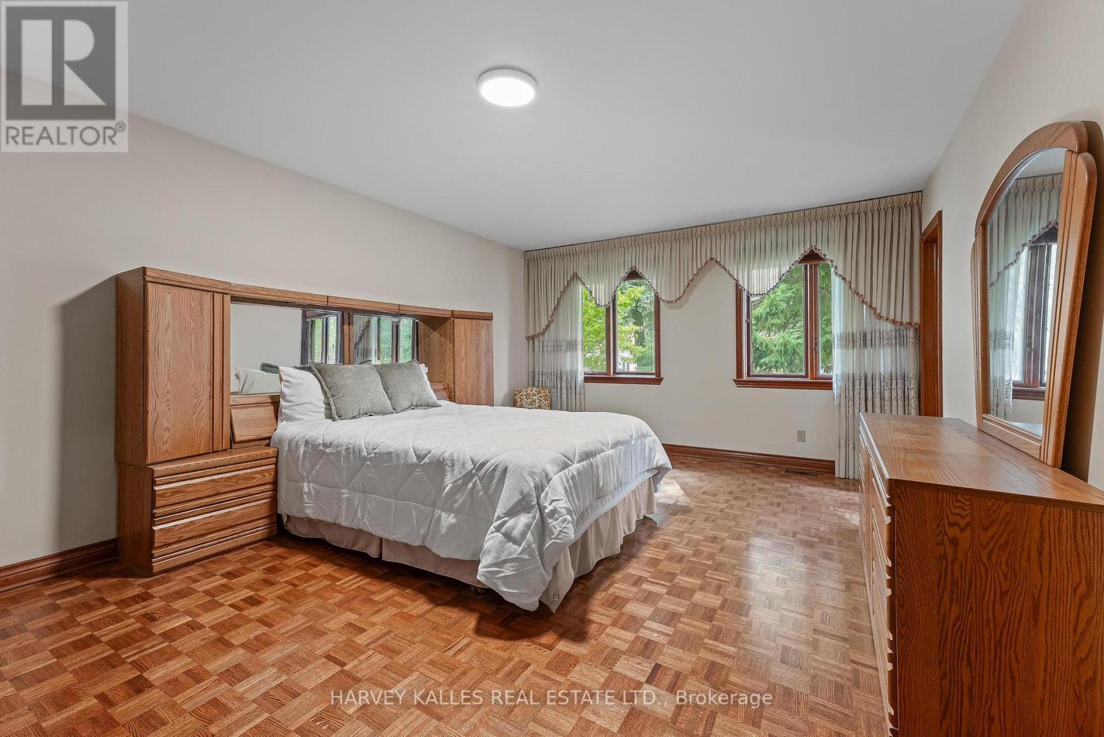 113 BOND CRESCENT