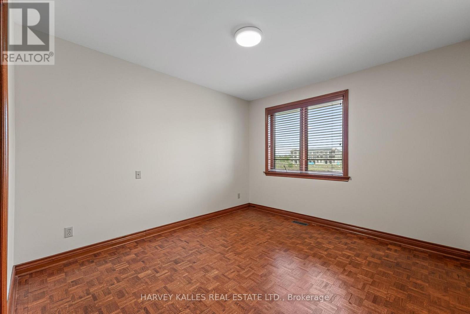 113 BOND CRESCENT