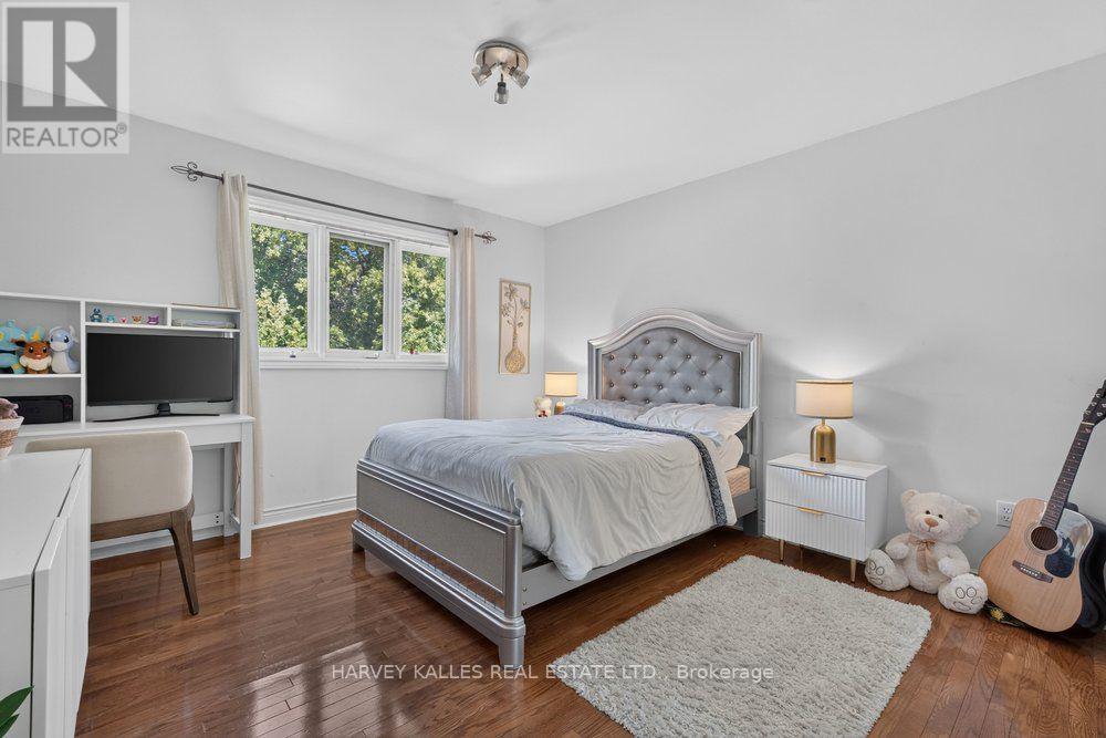 28 PUTTING GREEN CRESCENT