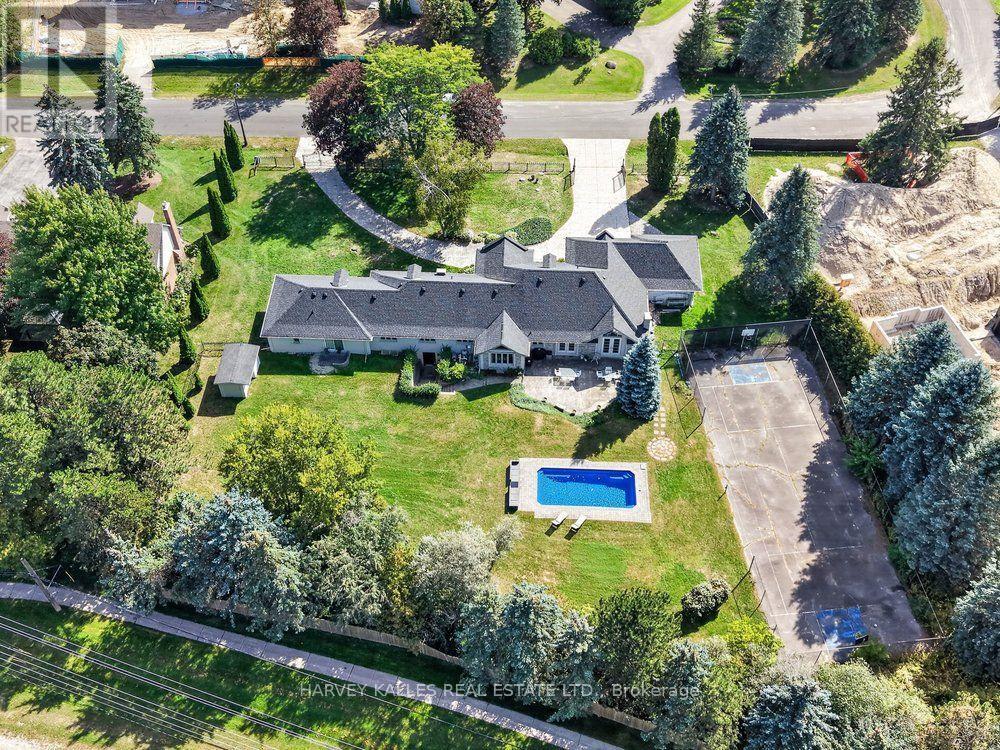 28 PUTTING GREEN CRESCENT