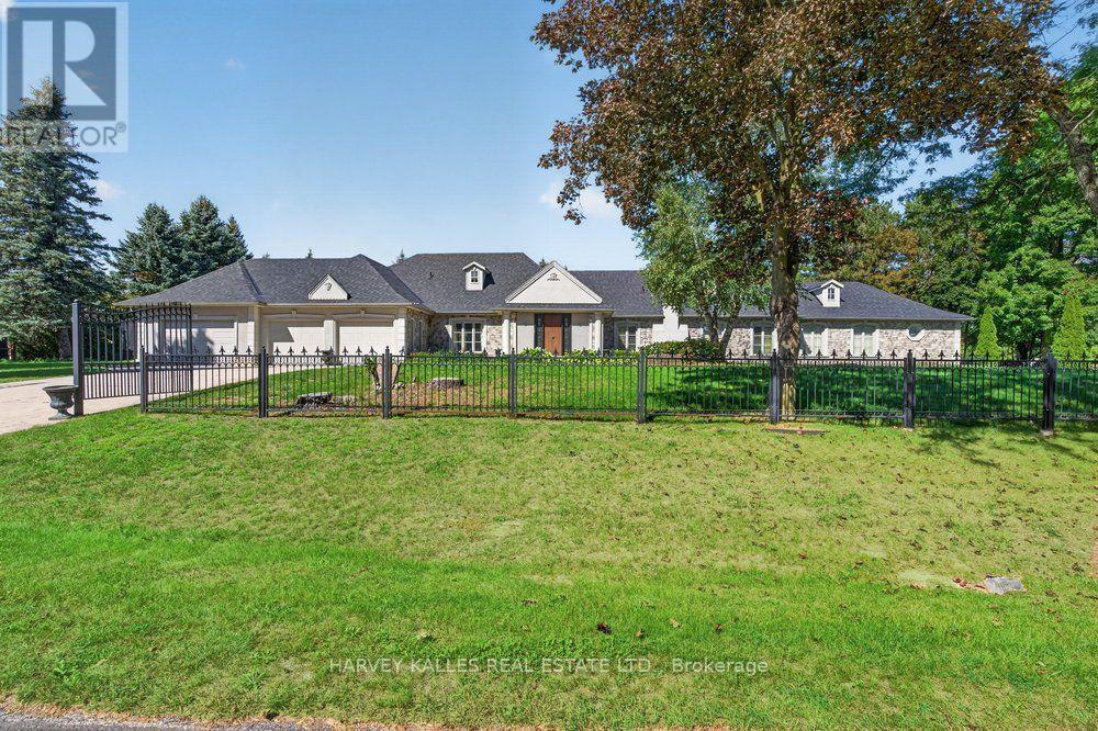 28 PUTTING GREEN CRESCENT