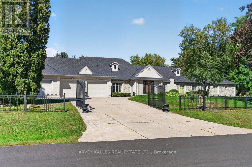 28 PUTTING GREEN CRESCENT