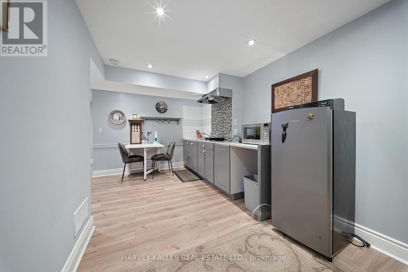 221 SNOWSHOE CRESCENT