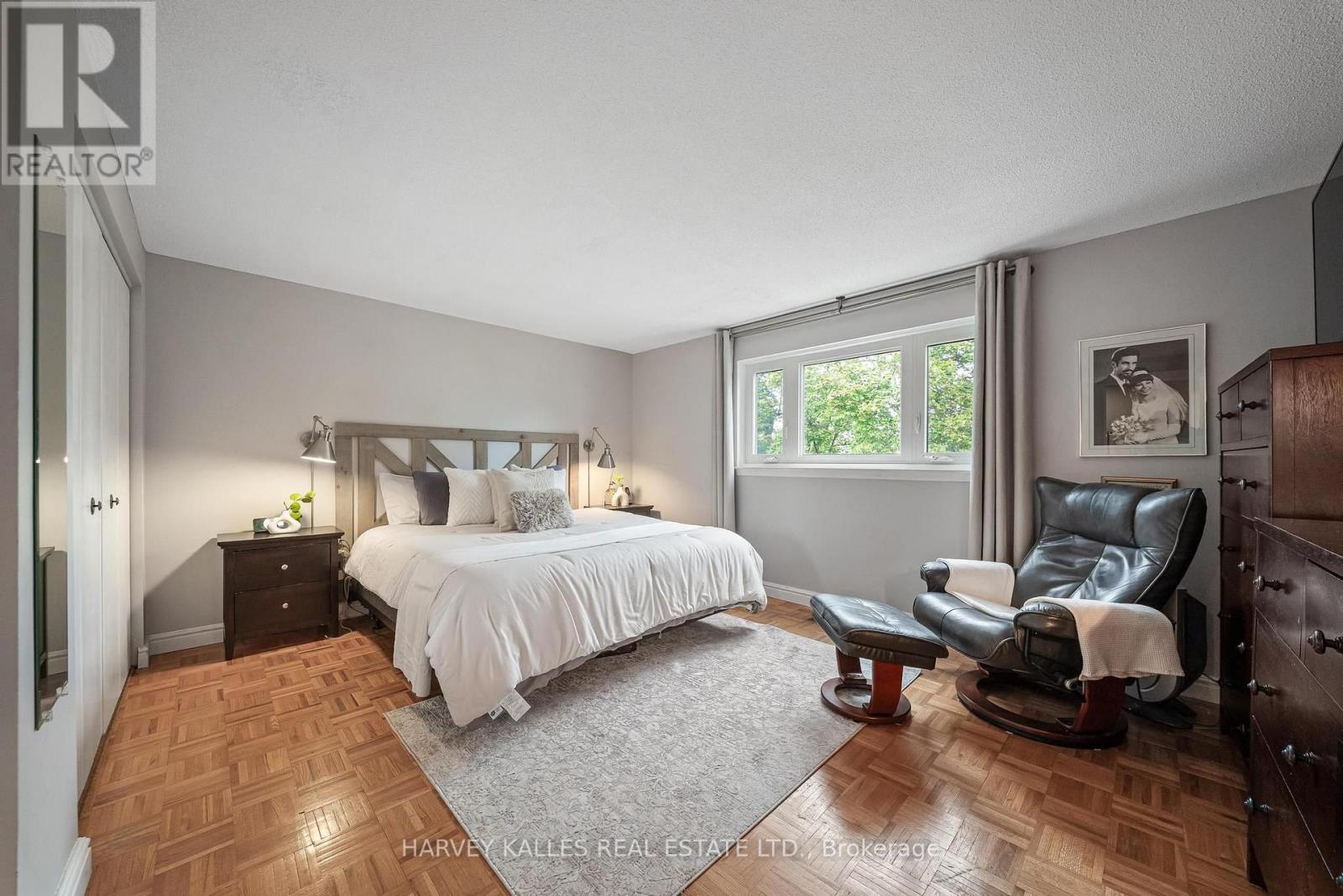 221 SNOWSHOE CRESCENT