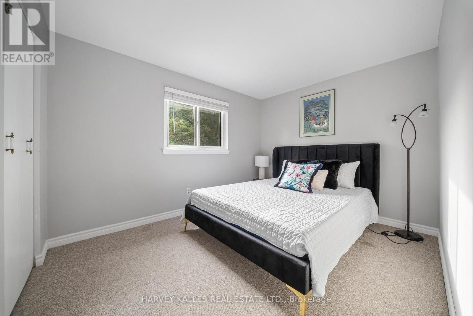 221 SNOWSHOE CRESCENT