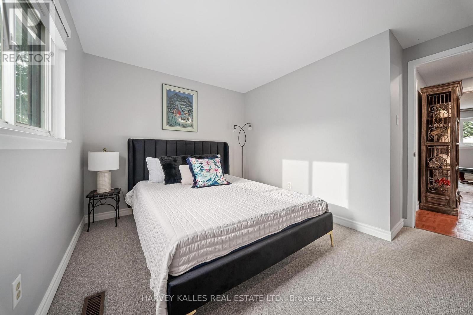 221 SNOWSHOE CRESCENT