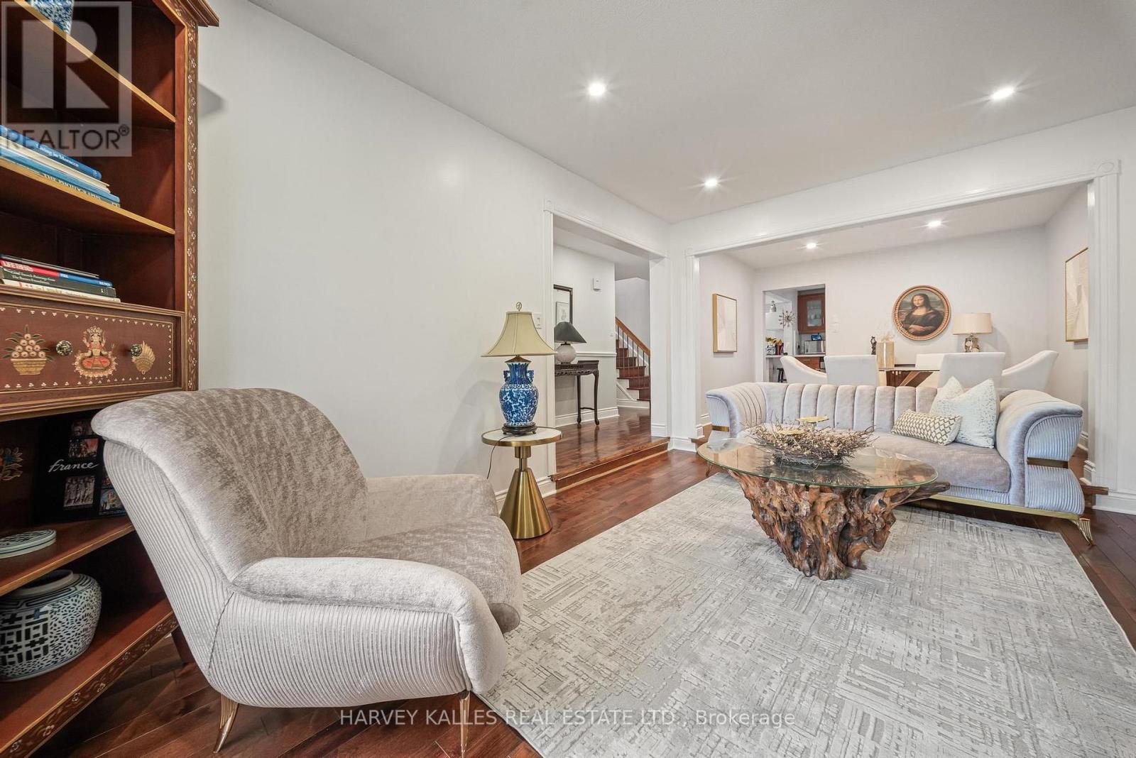 221 SNOWSHOE CRESCENT