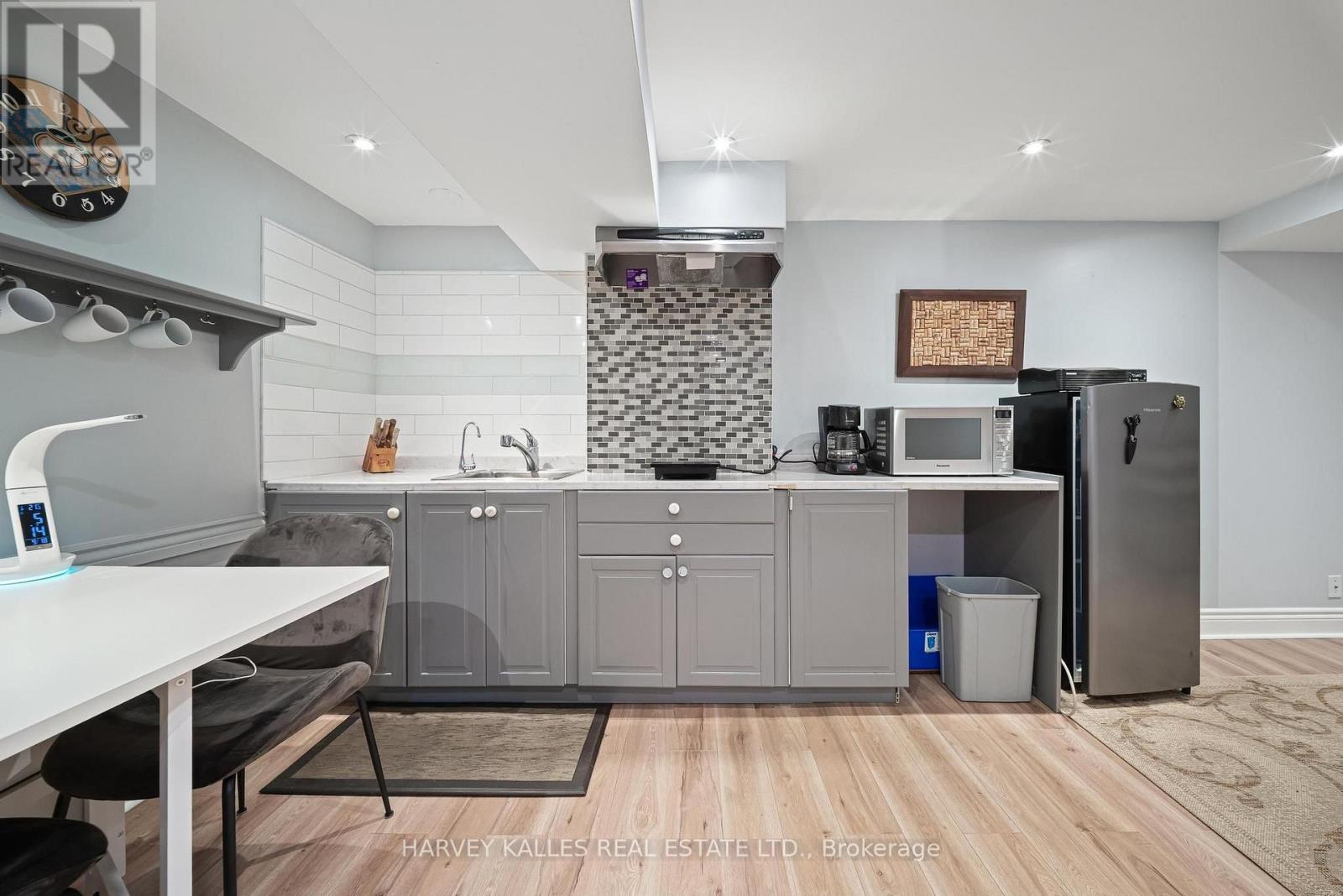 221 SNOWSHOE CRESCENT