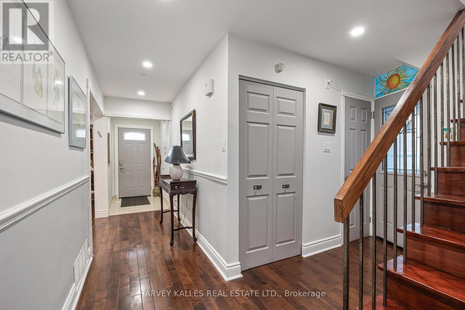 221 SNOWSHOE CRESCENT