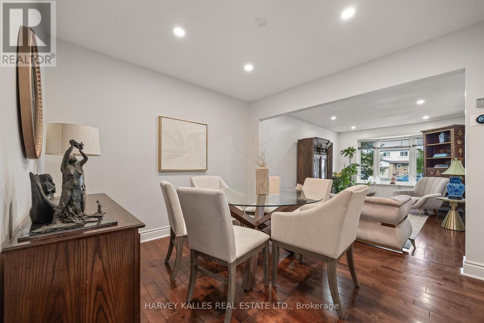 221 SNOWSHOE CRESCENT