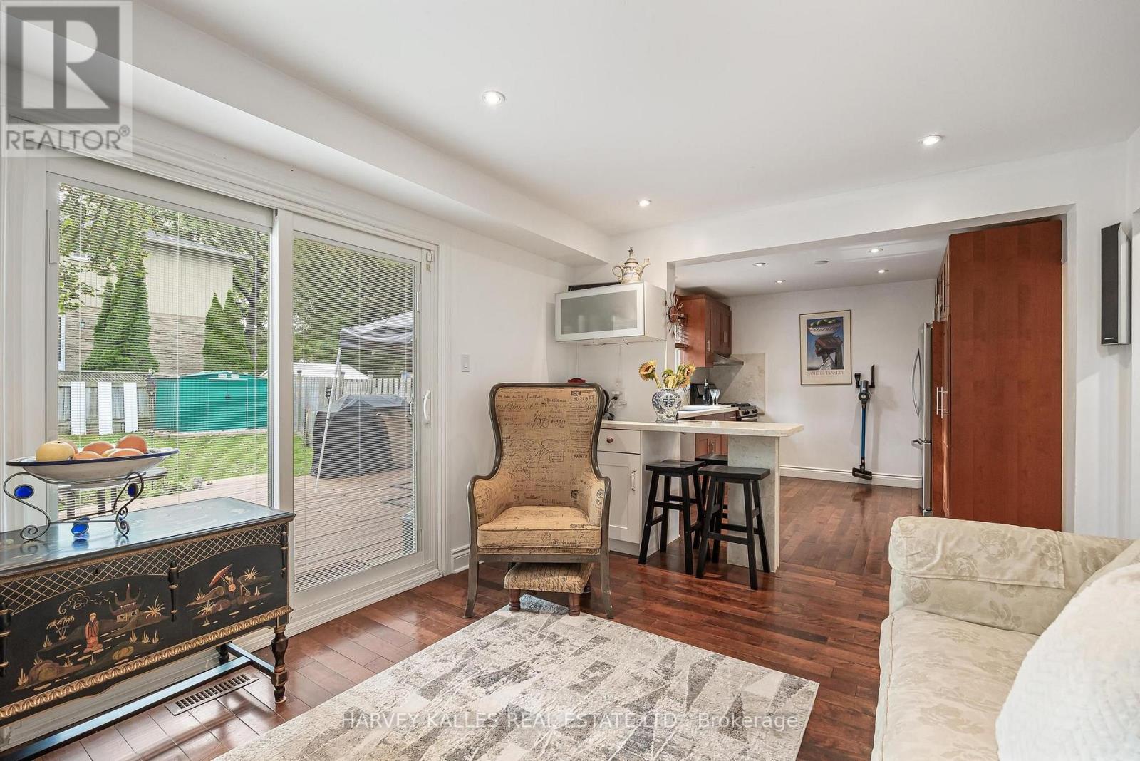 221 SNOWSHOE CRESCENT